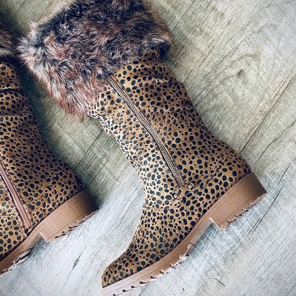 mata Shoes - NEW Furry Cuff Animal Print Boots